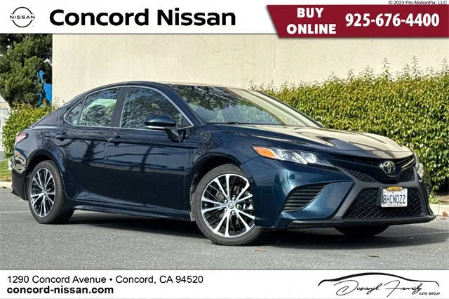 2019 Toyota Camry SE FWD photo