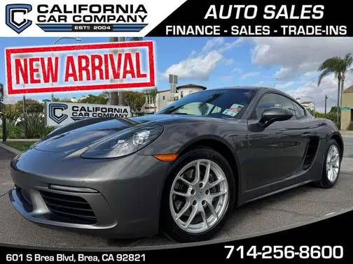 2019 Porsche Cayman  RWD photo