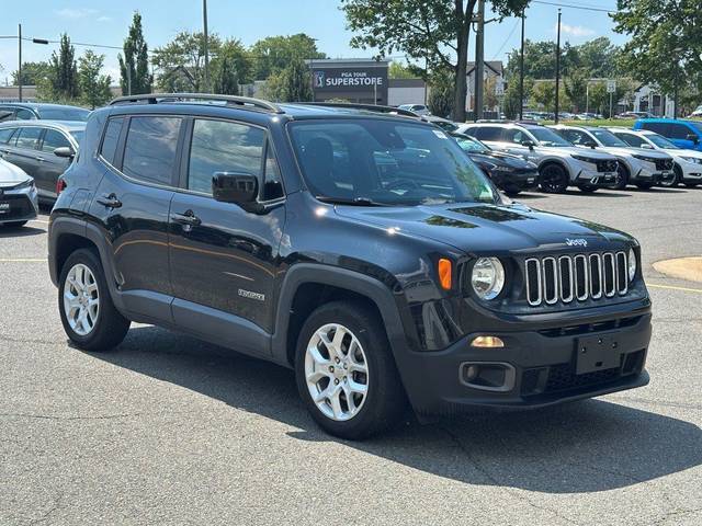 2017 Jeep Renegade Latitude FWD photo