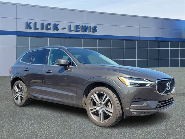 2019 Volvo XC60 Momentum AWD photo