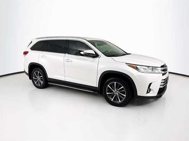 2019 Toyota Highlander XLE FWD photo