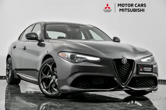 2019 Alfa Romeo Giulia Sport AWD photo