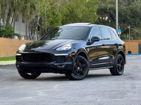 2016 Porsche Cayenne  AWD photo