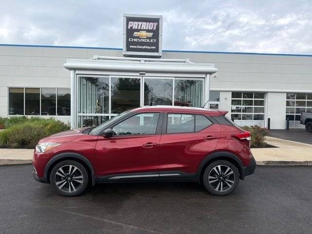 2019 Nissan Kicks SR FWD photo