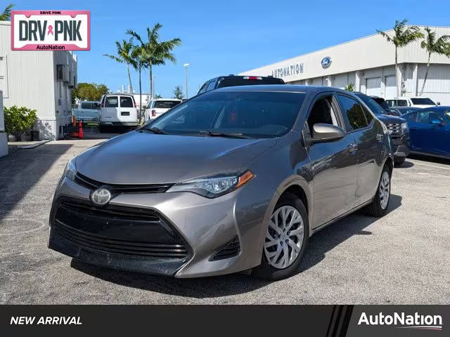 2018 Toyota Corolla LE FWD photo