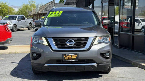 2018 Nissan Pathfinder SL 4WD photo