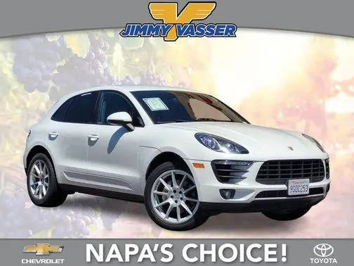 2018 Porsche Macan  AWD photo
