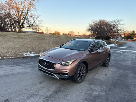 2019 Infiniti QX30 LUXE AWD photo