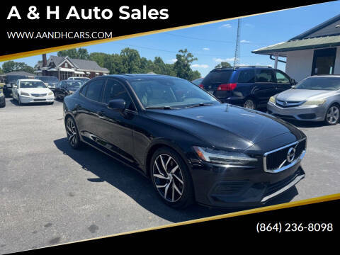 2019 Volvo S60 Momentum FWD photo