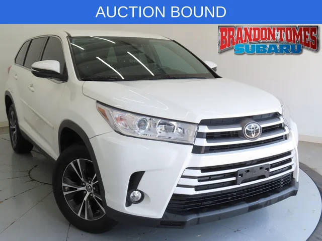 2019 Toyota Highlander LE Plus FWD photo