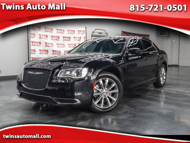 2019 Chrysler 300 Touring L AWD photo