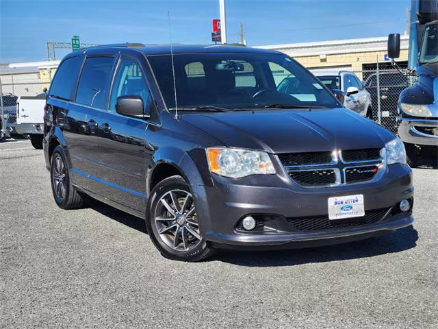 2017 Dodge Grand Caravan SXT FWD photo