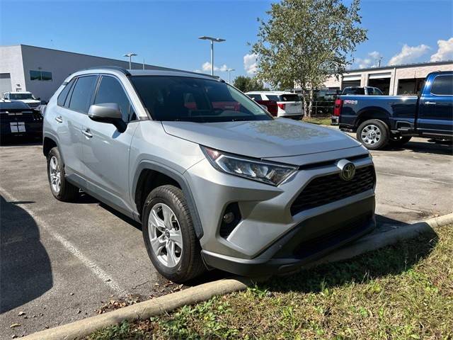 2019 Toyota RAV4 XLE FWD photo