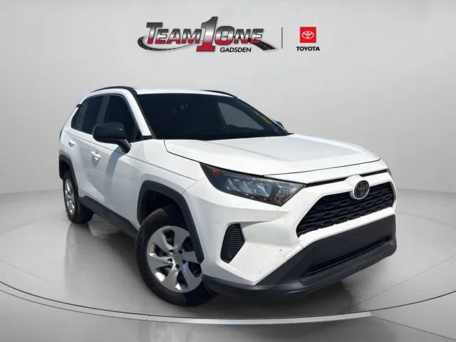 2019 Toyota RAV4 LE FWD photo
