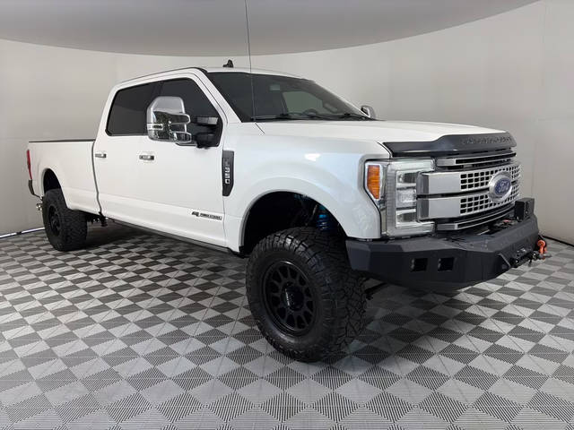 2019 Ford F-350 Super Duty Platinum 4WD photo