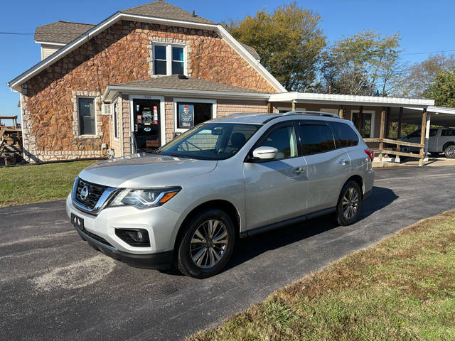 2018 Nissan Pathfinder SV 4WD photo