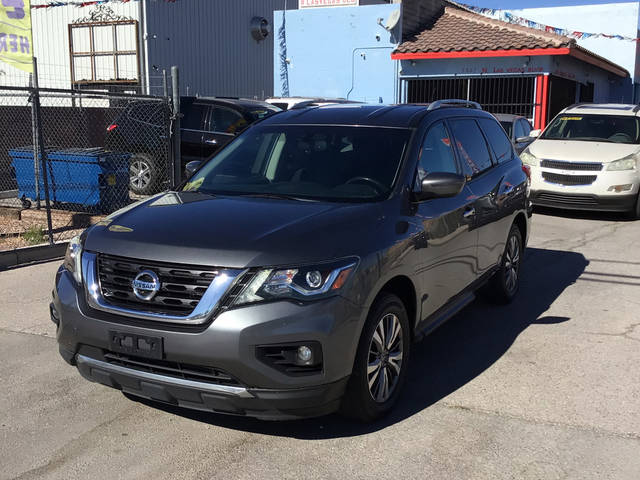 2018 Nissan Pathfinder SV 4WD photo