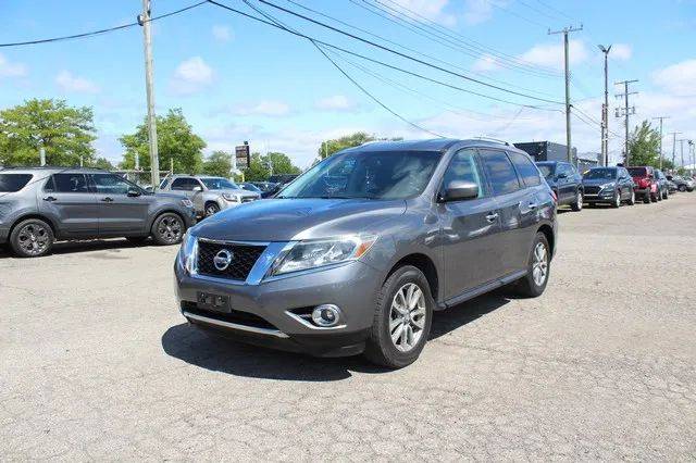 2016 Nissan Pathfinder SV 4WD photo