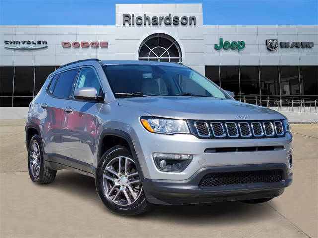 2019 Jeep Compass Latitude w/Sun/Wheel Pkg FWD photo