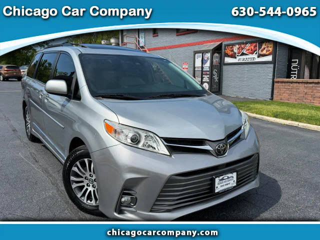 2019 Toyota Sienna XLE FWD photo