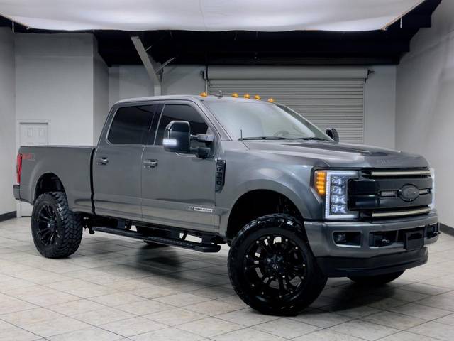 2019 Ford F-350 Super Duty LARIAT 4WD photo