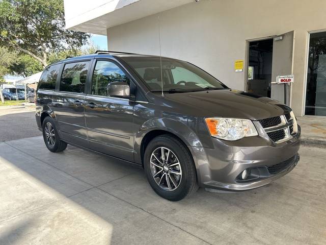 2017 Dodge Grand Caravan SXT FWD photo