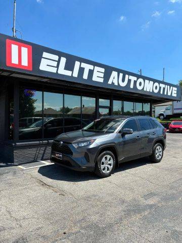 2019 Toyota RAV4 LE FWD photo