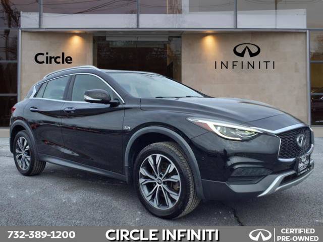 2019 Infiniti QX30 LUXE AWD photo