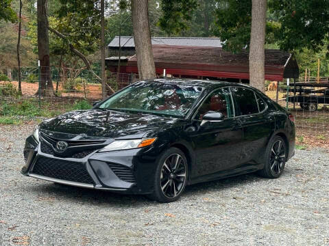 2019 Toyota Camry XSE FWD photo