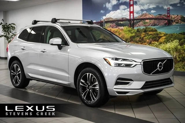 2019 Volvo XC60 Momentum AWD photo