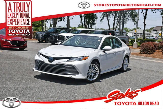 2019 Toyota Camry Hybrid XLE FWD photo