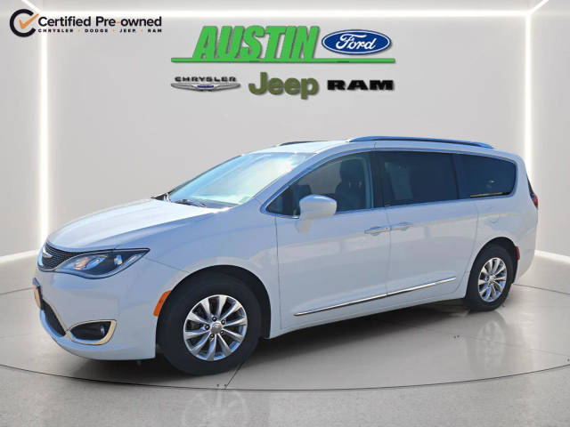 2018 Chrysler Pacifica Minivan Touring L FWD photo