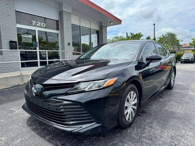 2019 Toyota Camry Hybrid LE FWD photo
