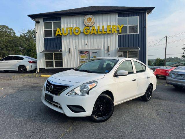 2019 Nissan Versa S Plus FWD photo