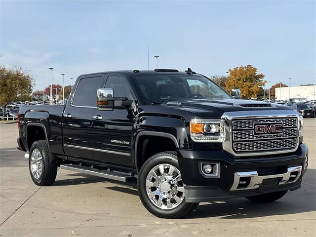 2019 GMC Sierra 2500HD Denali 4WD photo