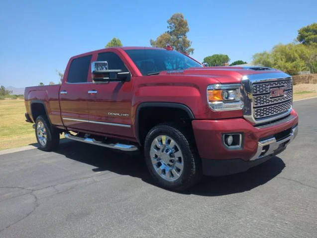 2019 GMC Sierra 2500HD Denali 4WD photo