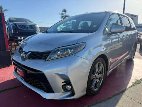 2019 Toyota Sienna SE FWD photo