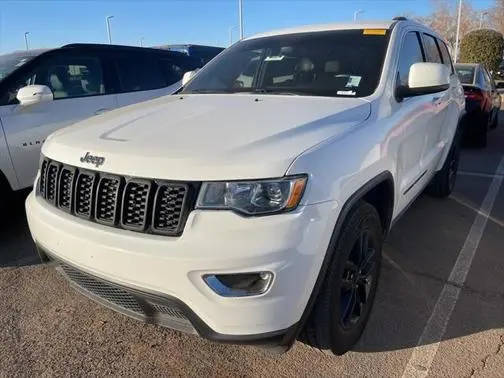 2019 Jeep Grand Cherokee Laredo E RWD photo