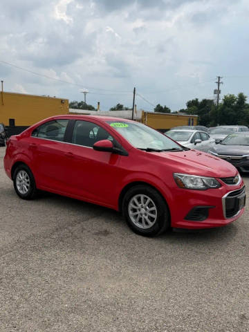 2017 Chevrolet Sonic LT FWD photo