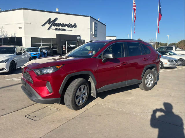 2019 Toyota RAV4 LE FWD photo