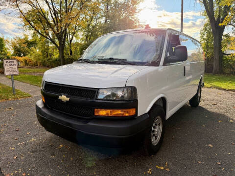 2019 Chevrolet Express Cargo  RWD photo