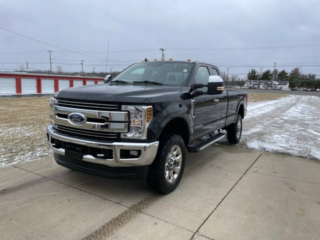 2019 Ford F-350 Super Duty LARIAT 4WD photo