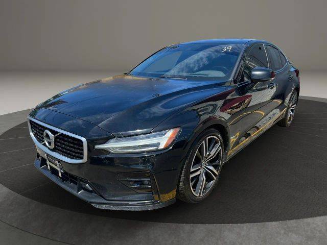 2019 Volvo S60 R-Design AWD photo