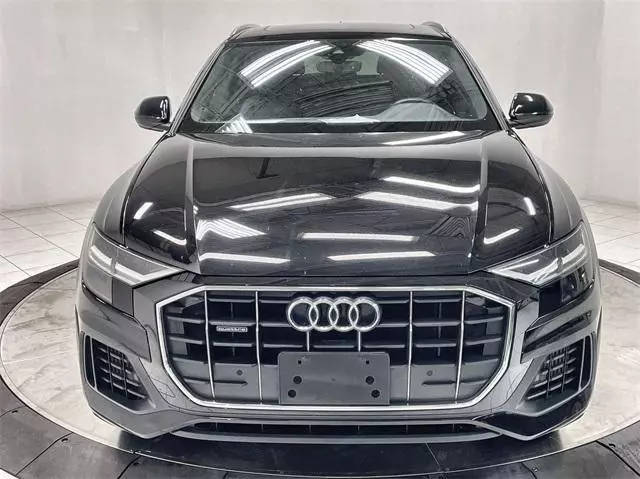 2019 Audi Q8 Premium AWD photo