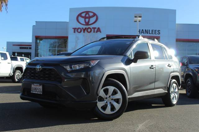 2019 Toyota RAV4 LE FWD photo