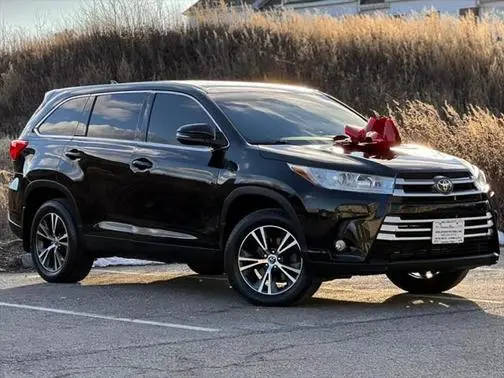 2019 Toyota Highlander LE Plus AWD photo