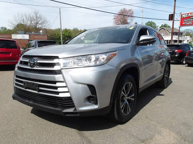 2019 Toyota Highlander LE AWD photo