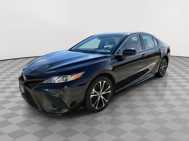 2019 Toyota Camry SE FWD photo