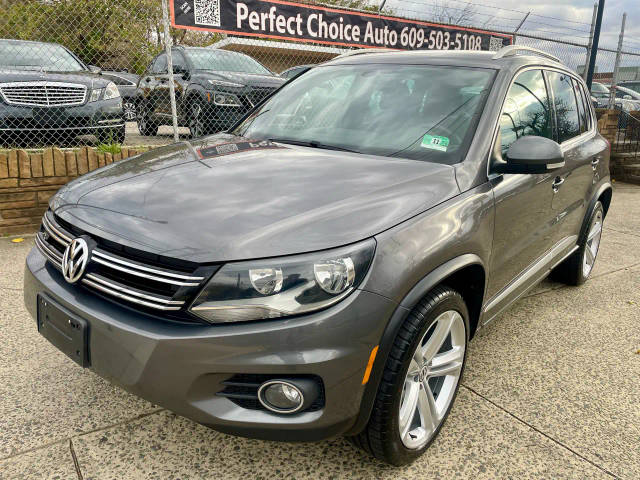 2016 Volkswagen Tiguan R-Line AWD photo