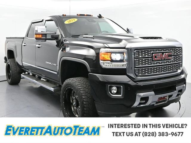 2019 GMC Sierra 2500HD Denali 4WD photo